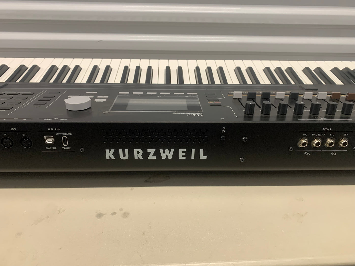 Kurzweil K2088 V.A.S.T. Synthesizer Workstation (Open Box)