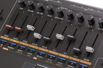 Kurzweil K2061 V.A.S.T. Synthesizer Workstation
