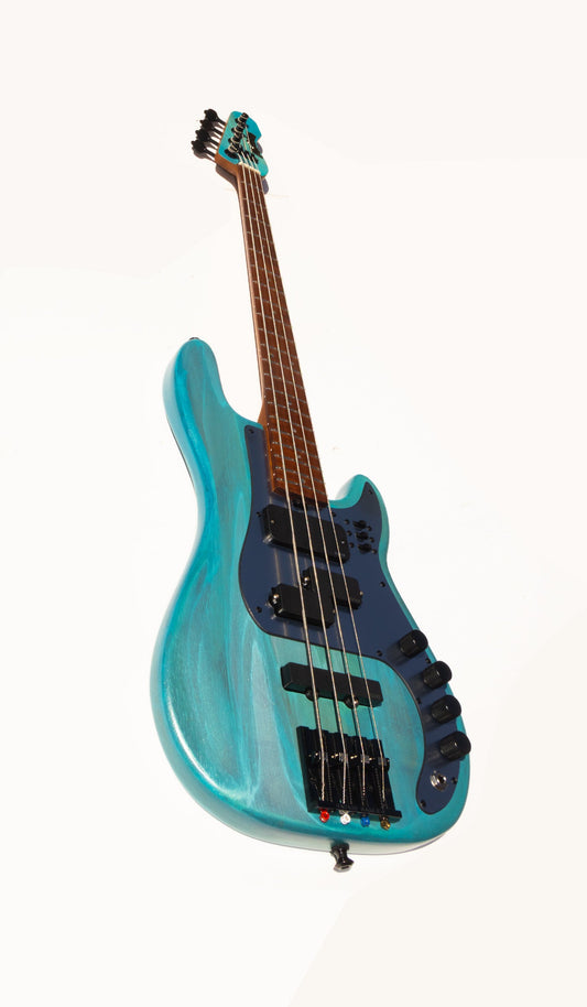 McGrath Thunderhorse P-Style IV Bass – Pool Blue