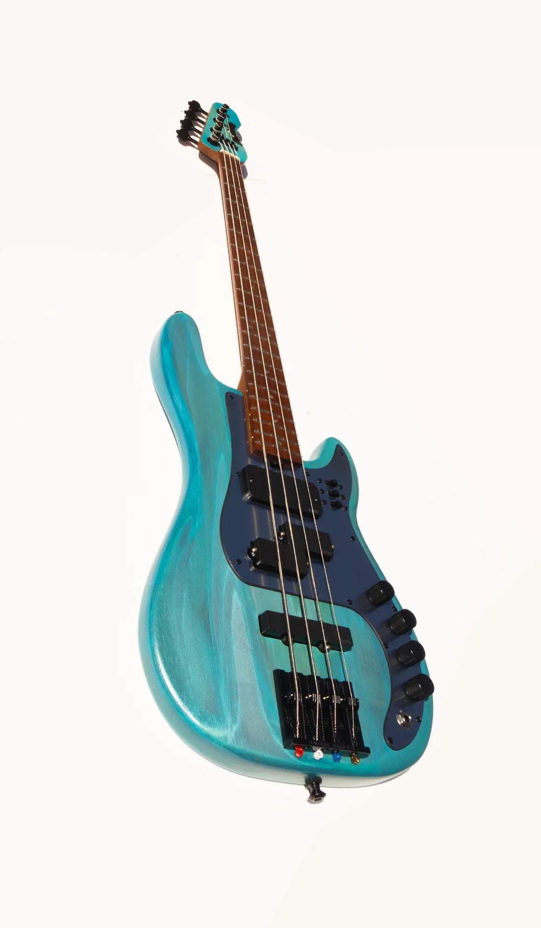 McGrath Thunderhorse P-Style IV Bass – Pool Blue