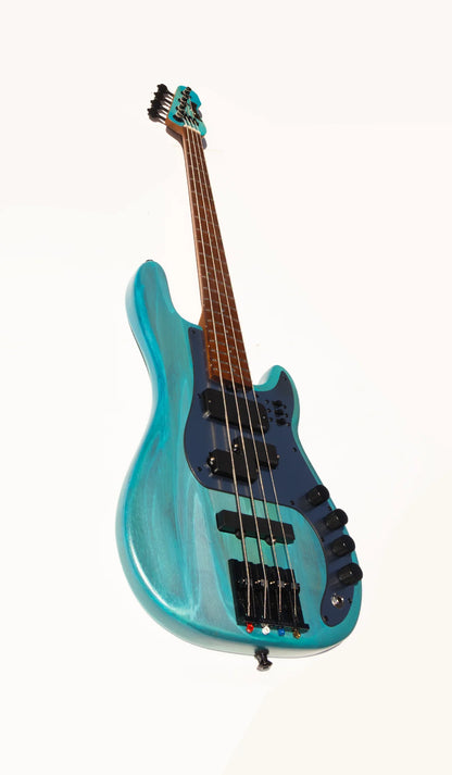 McGrath Thunderhorse P-Style IV Bass – Pool Blue