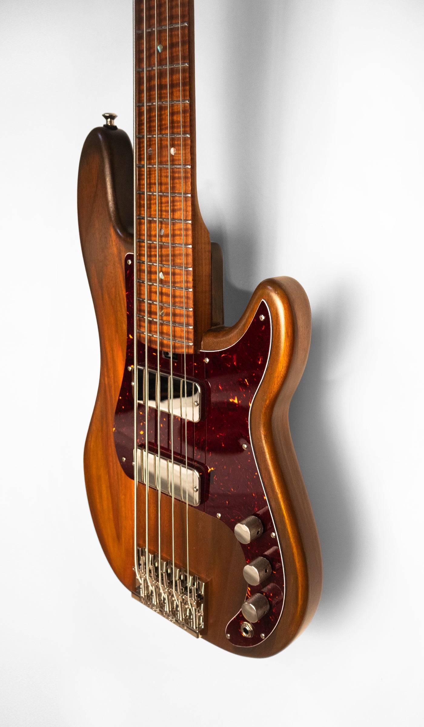 McGrath Medium Scale Thumper Whiskey 8.8lbs - McGrath Guitars boutique 5-string bass